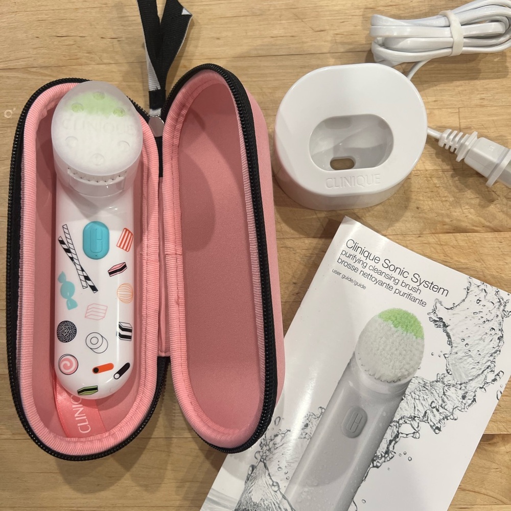*NEW NEVER USED* Clinique Sonic System Purifying Cleansing Brush